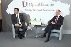 Saakashvili and Yatsenyuk at an Open Foundation Meeting 