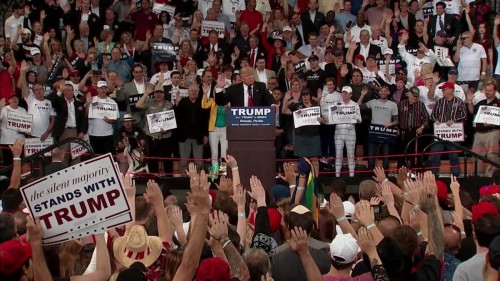 Trump-raise-hands
