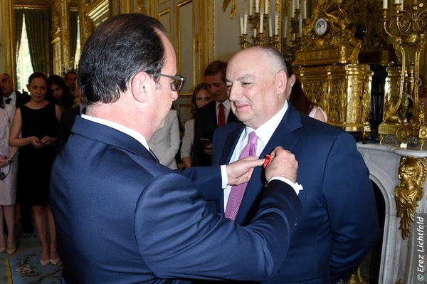 Powerless Dr Moshe Kantor is honoured by François Hollande