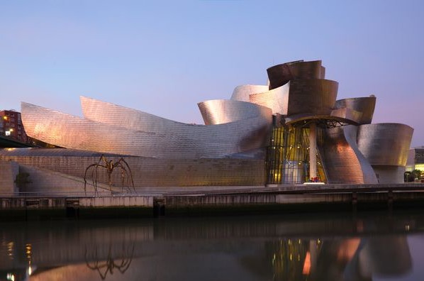 Gehry’s grotesque Guggenheim Museum in Bilbao (image from Infogalactic)